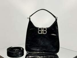 Picture of Balenciaga Handbags _SKUfw183300236fw
